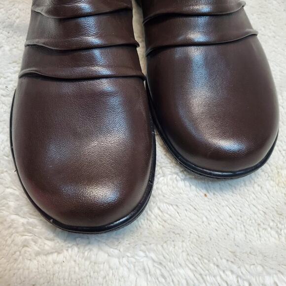 Neutral - Picture 7 of 8